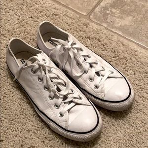 White converse low top